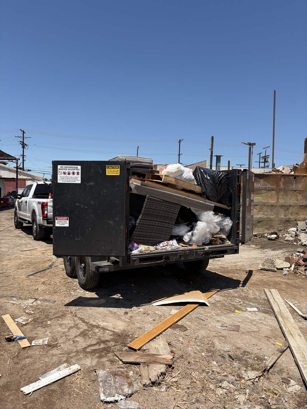 Trailer unloading at a recycling and disposal facility